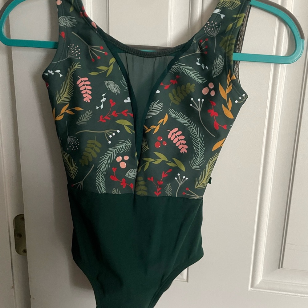 LuckyLeo Dart leotard size small